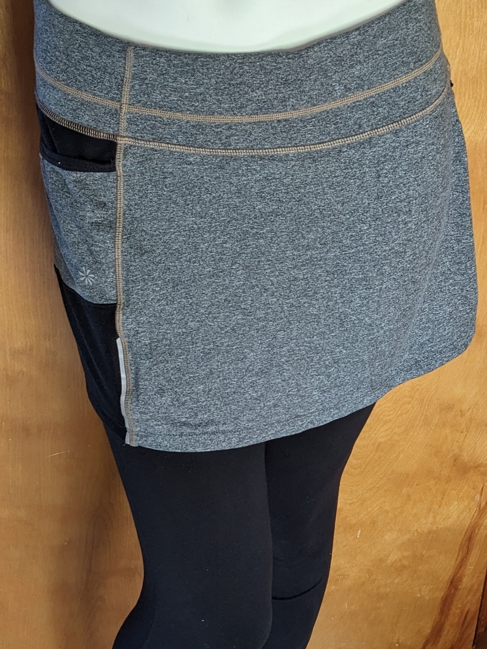 Athleta Be free Two In One Capri Leggings With Gray Shirt Size S